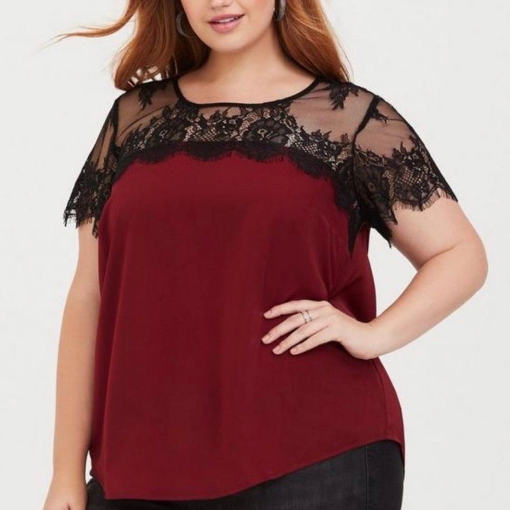 GU Torrid Lace Inset Satin Blouse; Size 2X!